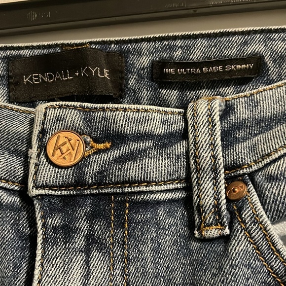 Kendall & Kylie Blue‎ Skinny Jeans with Distressed Details - Picture 2 of 5